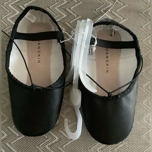 NWT Danskin Leather Sole Black Ballet Shoe Size 13